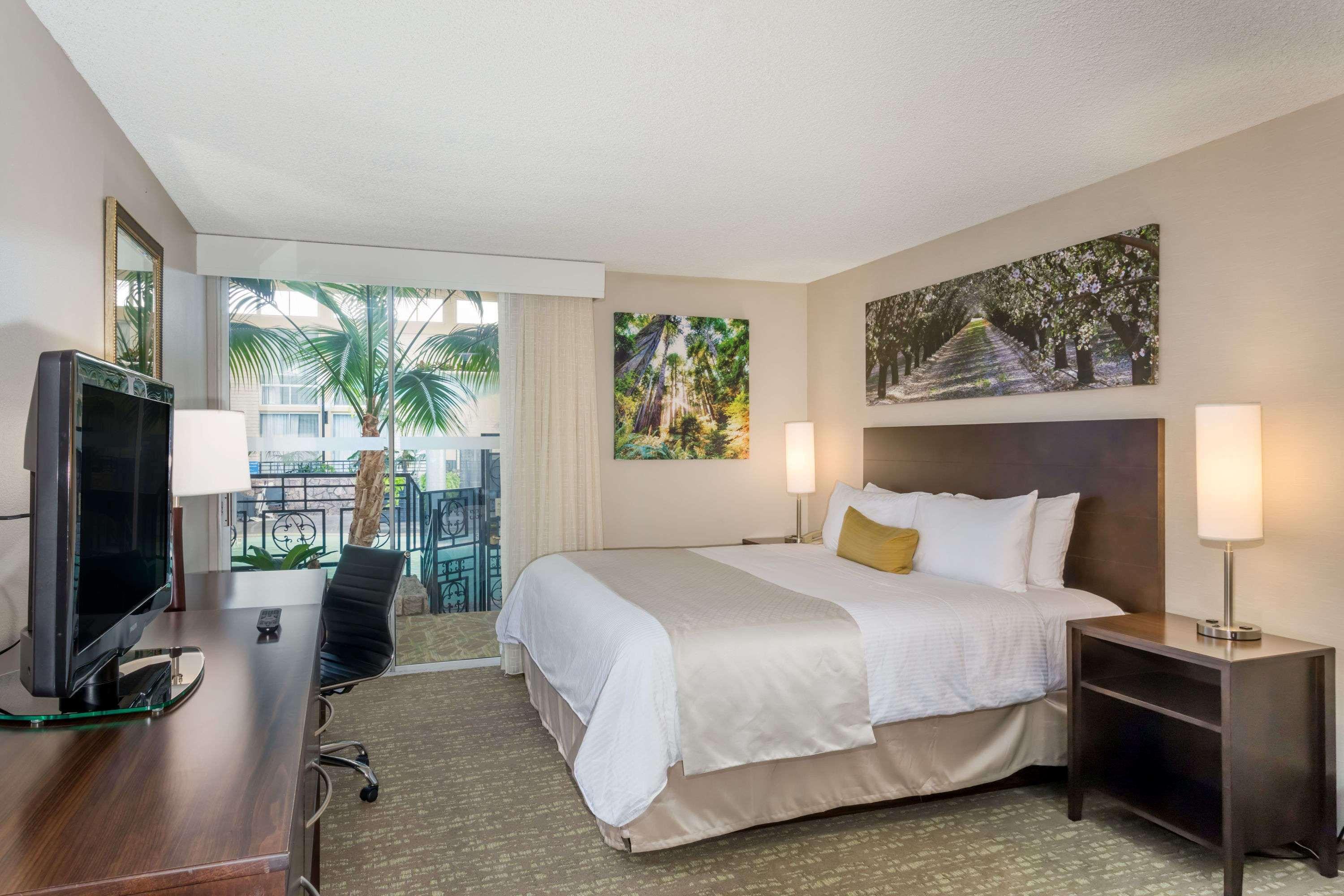 Hotel Wyndham Garden Fresno Yosemite Airport Esterno foto