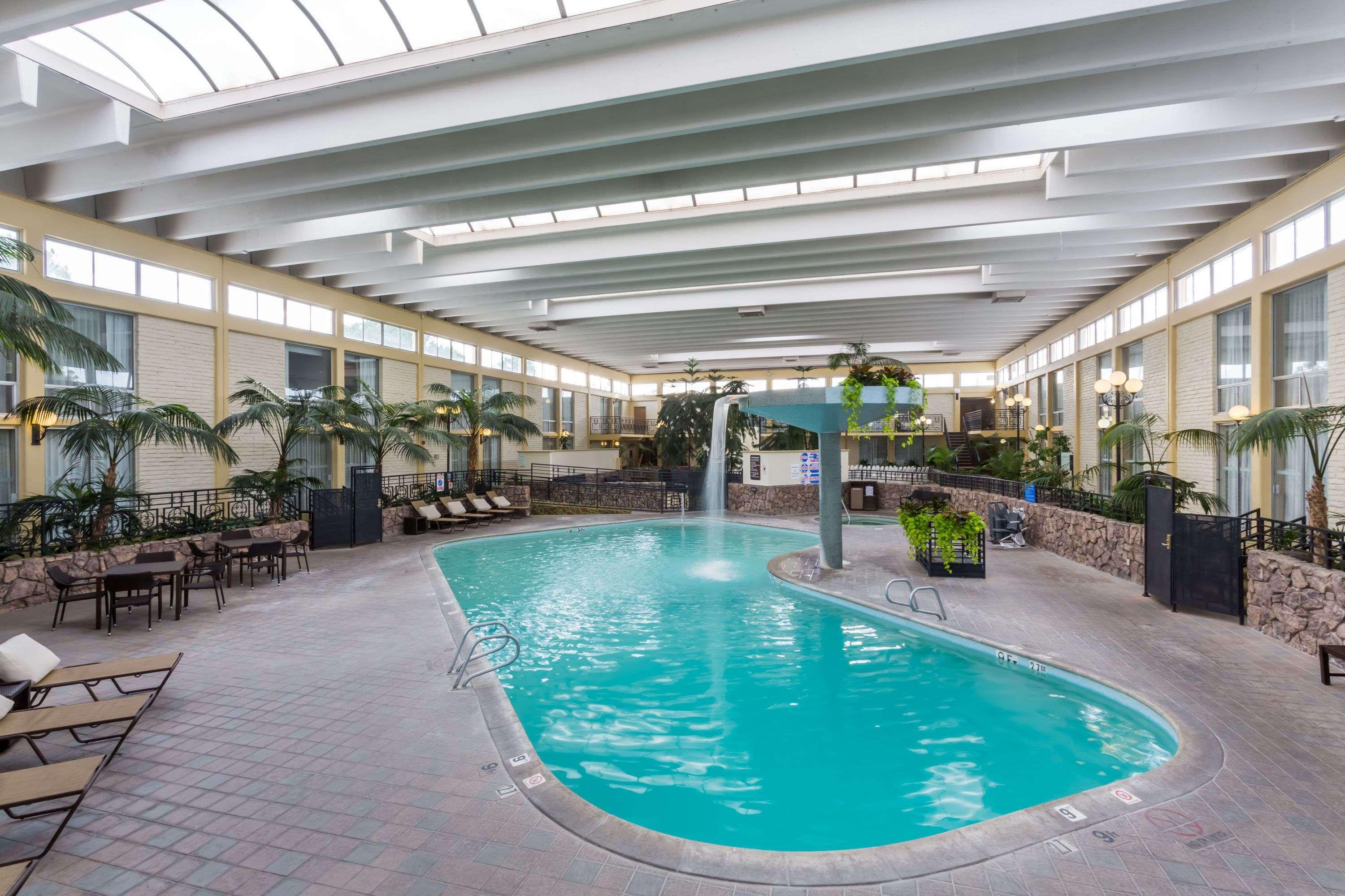 Hotel Wyndham Garden Fresno Yosemite Airport Esterno foto