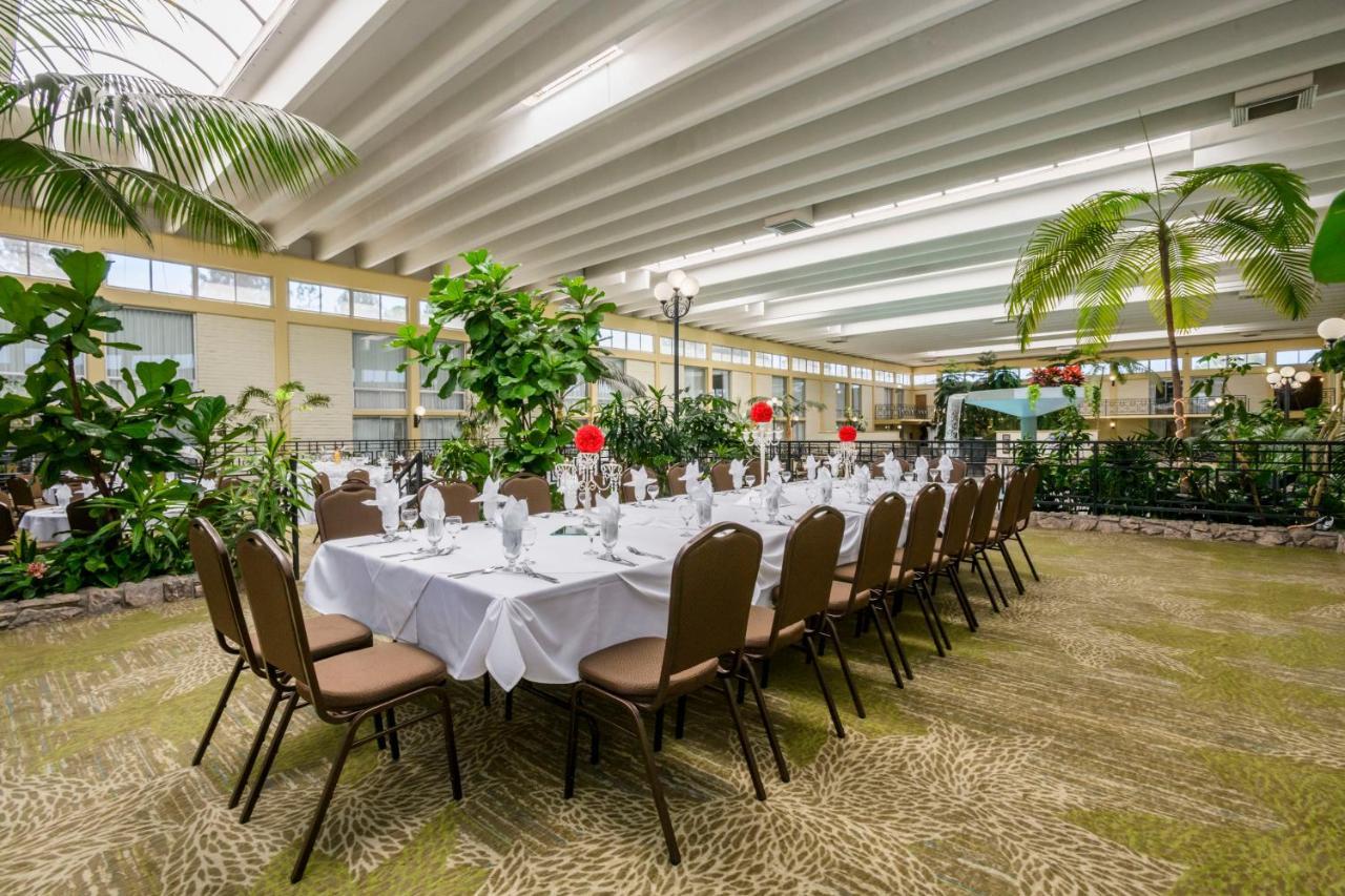 Hotel Wyndham Garden Fresno Yosemite Airport Esterno foto