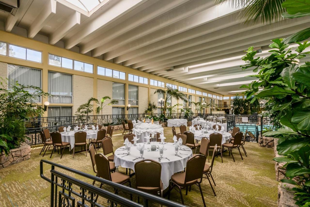 Hotel Wyndham Garden Fresno Yosemite Airport Esterno foto